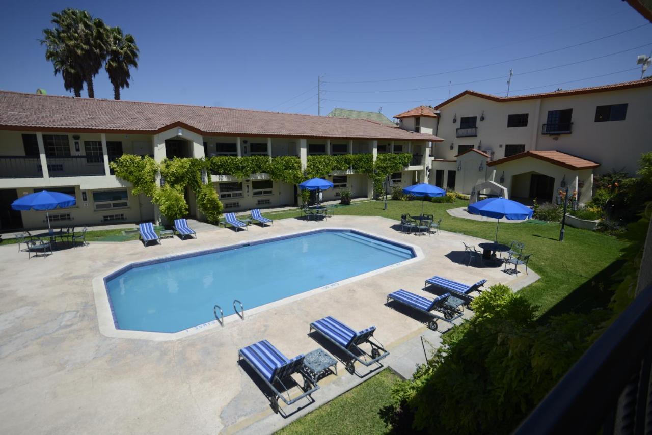 Quinta Dorada Hotel & Suites Saltillo Bagian luar foto